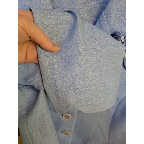 R&K Originals Light Blue 3 Button Blazer with Attached Flower Size 14 - Picture 4 of 5